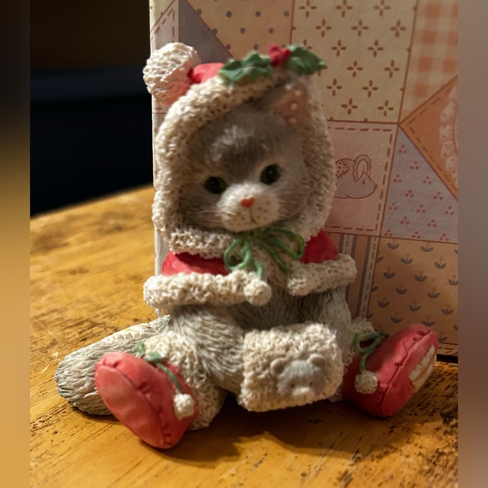 1993 Calico Kitten “Wrapped In the Warmth of Friendship”